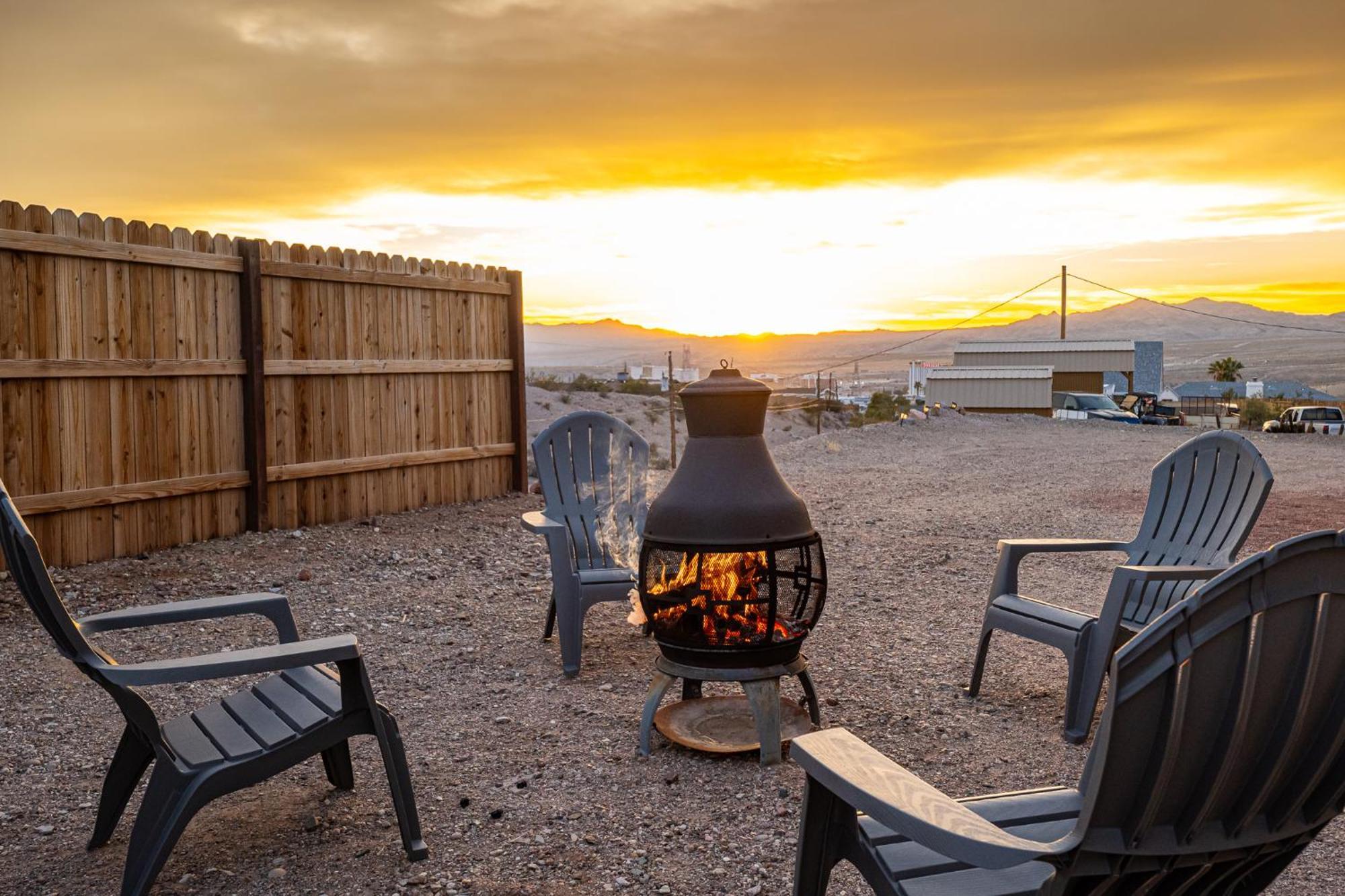 Magnificent & Tranquil Home, Mountain Views , 8 Mins To Casinos & River, Fire Pit, Bbq Bullhead City Exterior foto