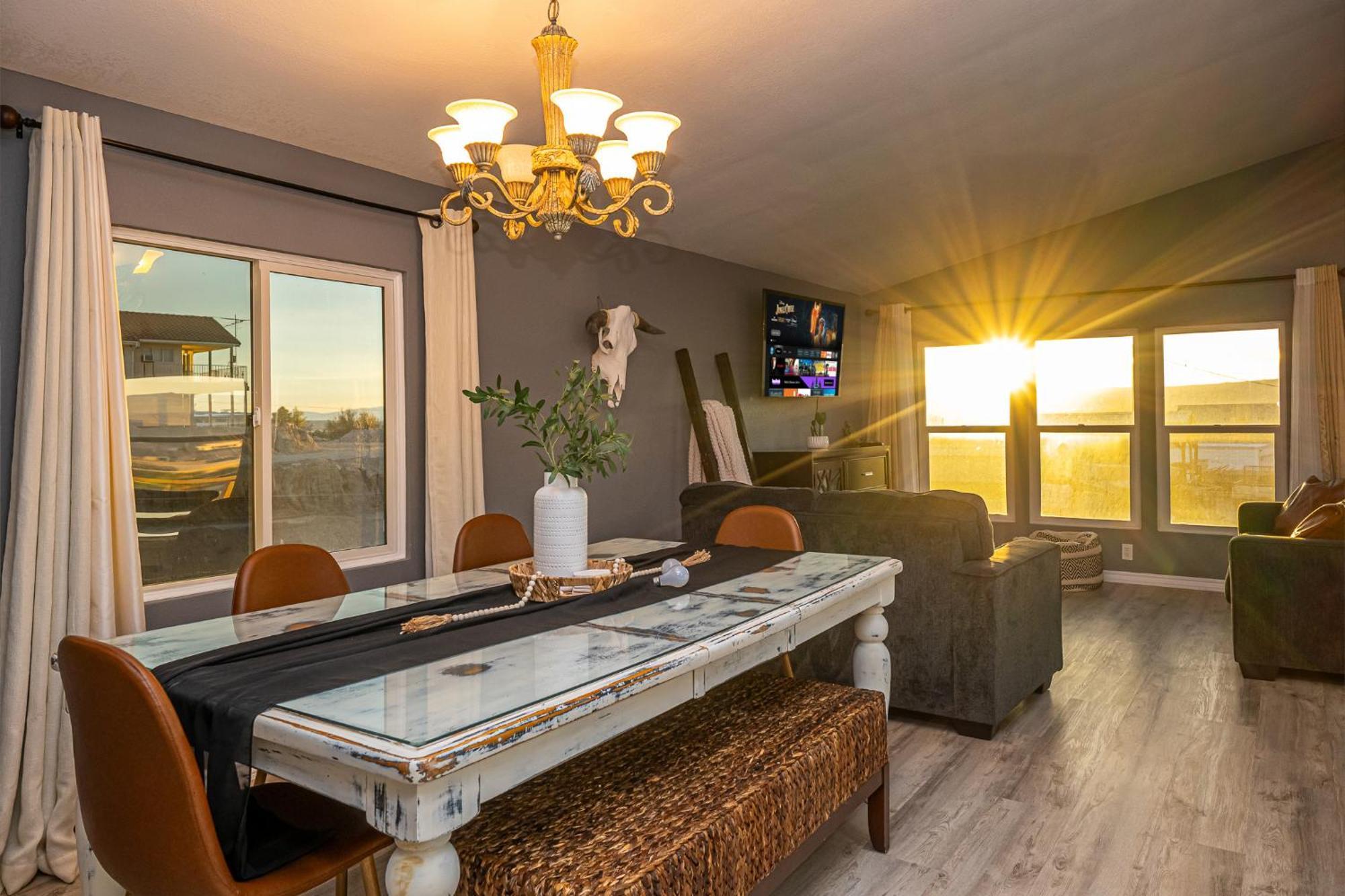 Magnificent & Tranquil Home, Mountain Views , 8 Mins To Casinos & River, Fire Pit, Bbq Bullhead City Exterior foto