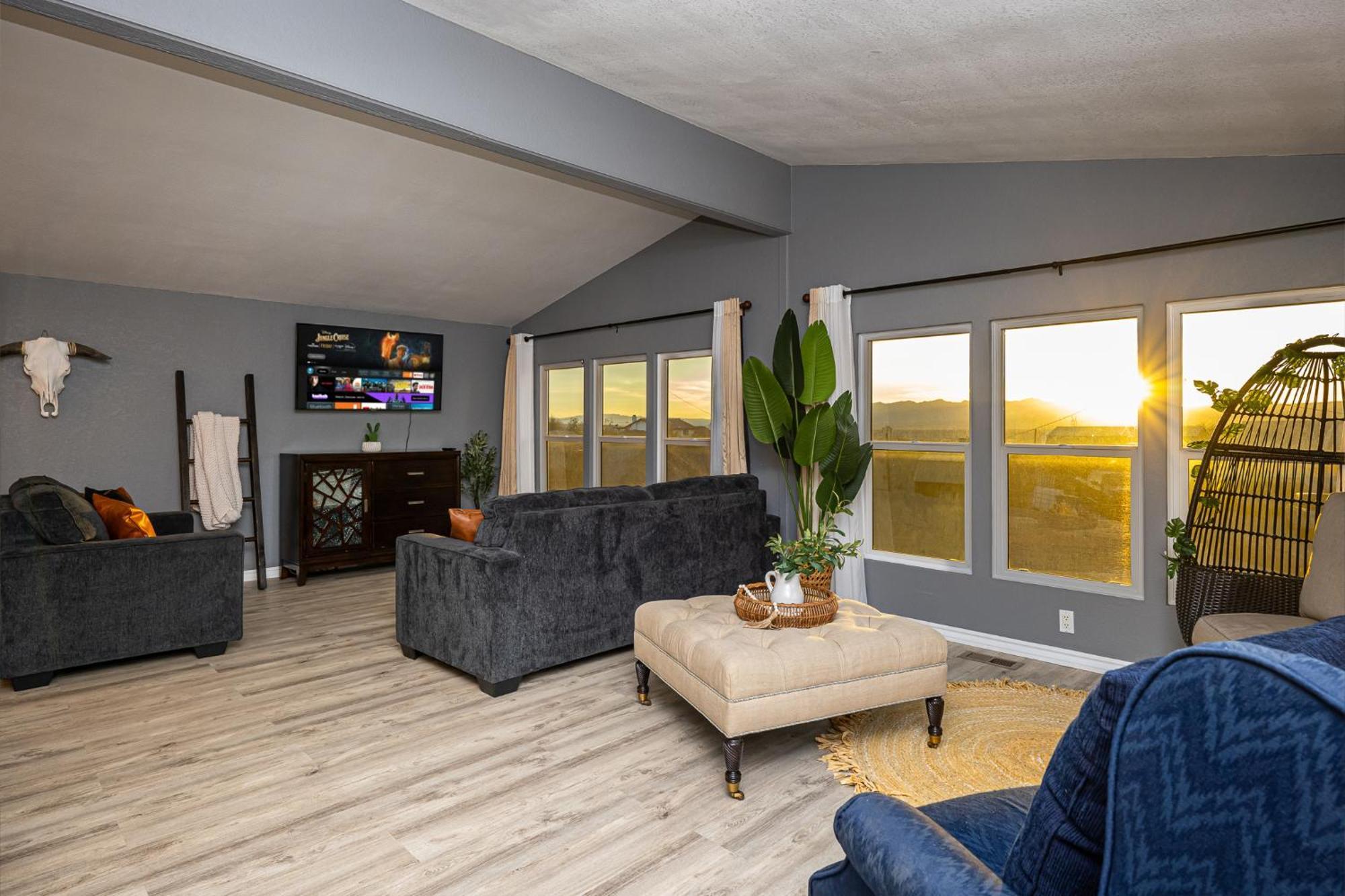 Magnificent & Tranquil Home, Mountain Views , 8 Mins To Casinos & River, Fire Pit, Bbq Bullhead City Exterior foto